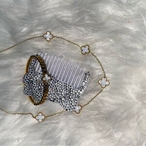 Elegant necklace and bracelet Comb